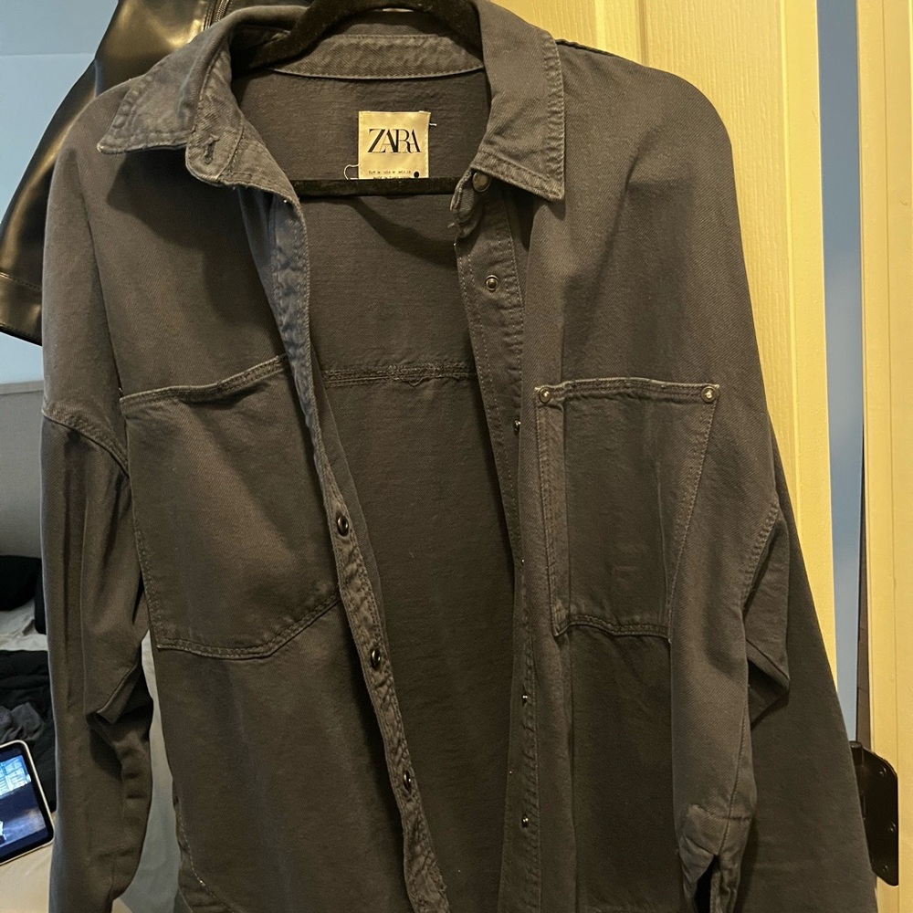 Zara Gray Lightweight Shirt Jacket Versatile Casual Style